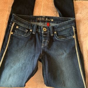 Guess jeans with white stitch